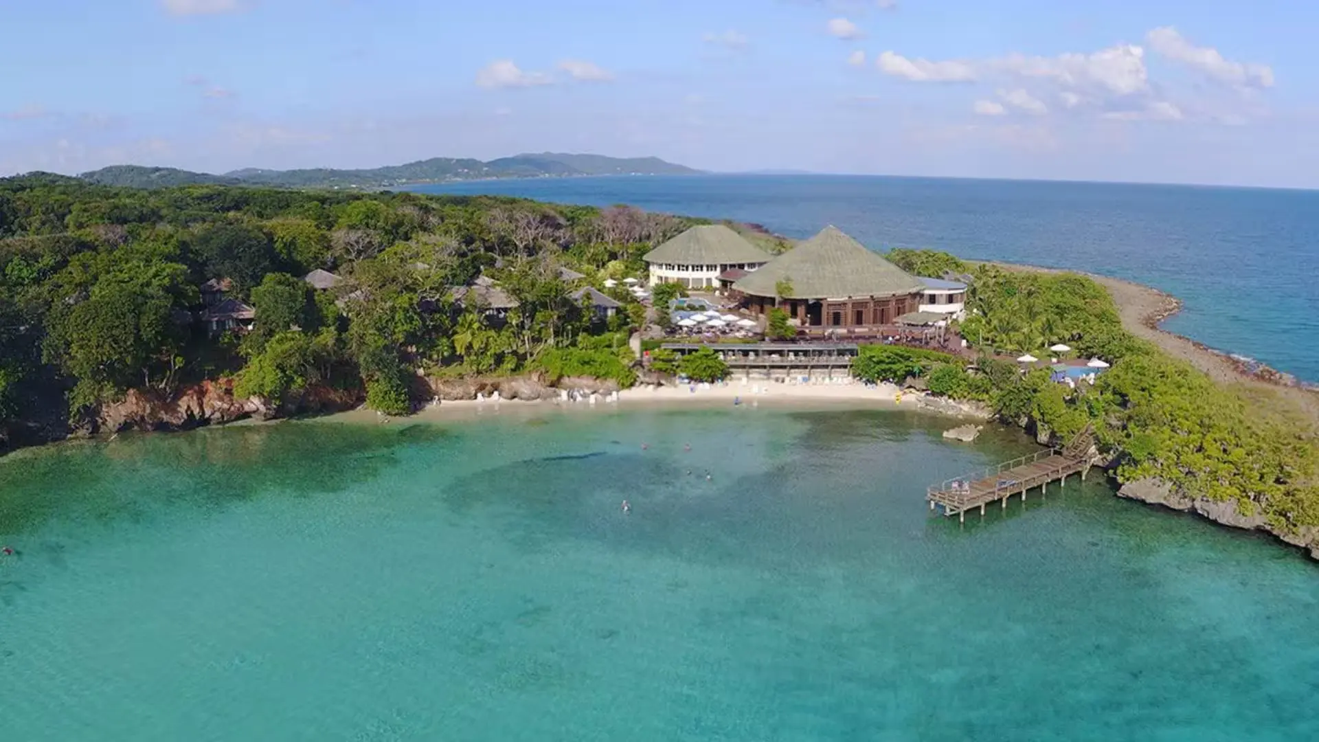 The Best All-Included Media Luna Day Pass of Roatan - The Bay Islands of Honduras