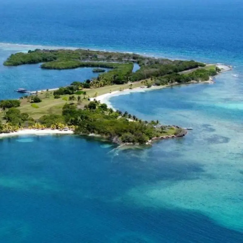 Fort Morgan Cay 2 - Roatan Day Tours
