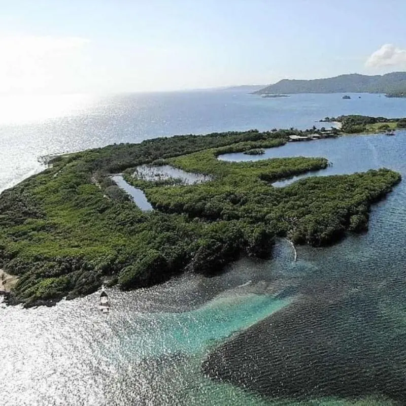 Fort Morgan Cay - Roatan Day Tours