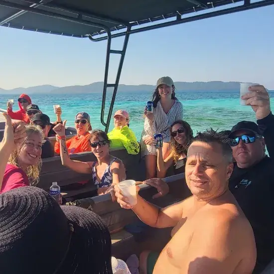 Guide québécois à Roatan : vivez une aventure authentique loin de Cuba