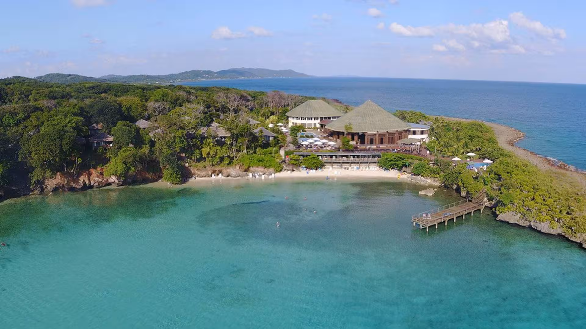 The Best All-Included Media Luna Day Pass of Roatan - The Bay Islands of Honduras